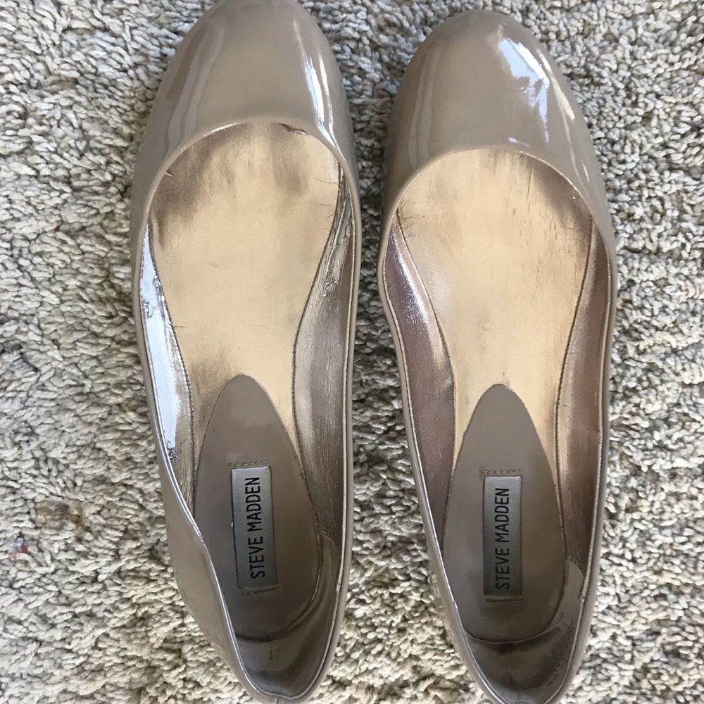Steve Madden beige flats